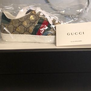 gg canvas bee sneakers